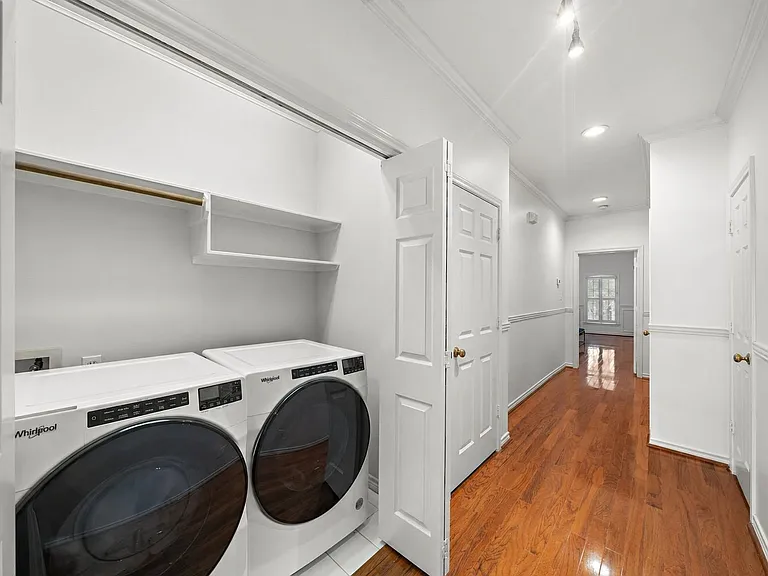 5136 Chevy Chase Dr — Photo 16