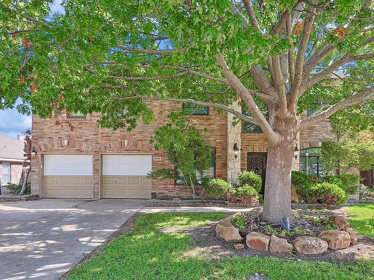 1088 Pondview Dr — Photo 41
