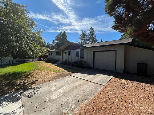 2039 NE Pheasant Ct Photo 1