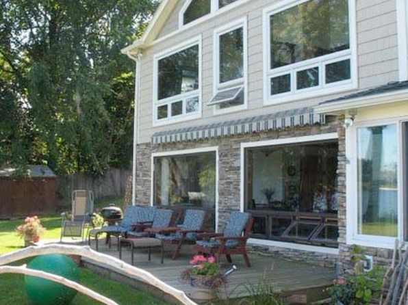 624 Bay Rd