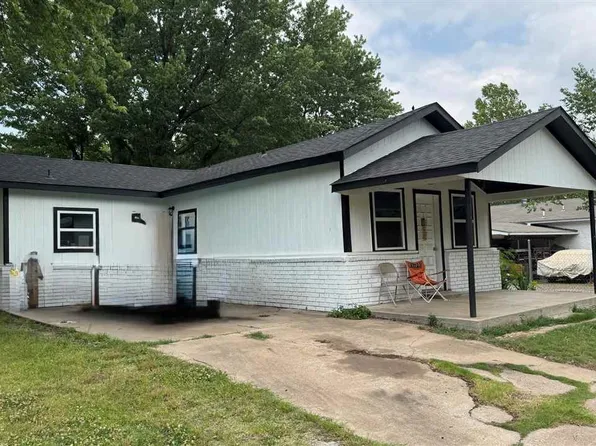 1224 E Broadway St, Cushing, OK 74023