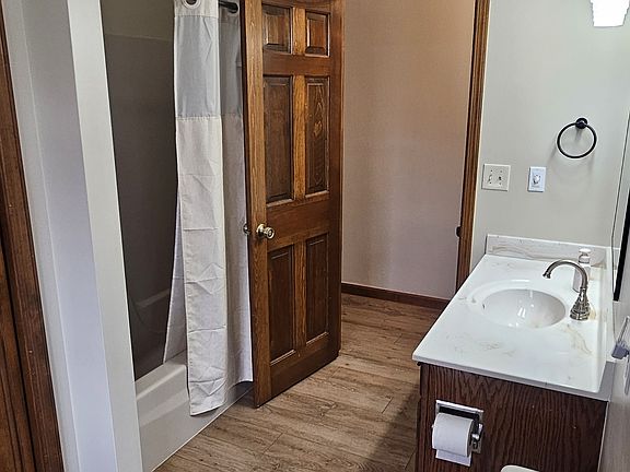 4th image of 240 Terra Vista St
