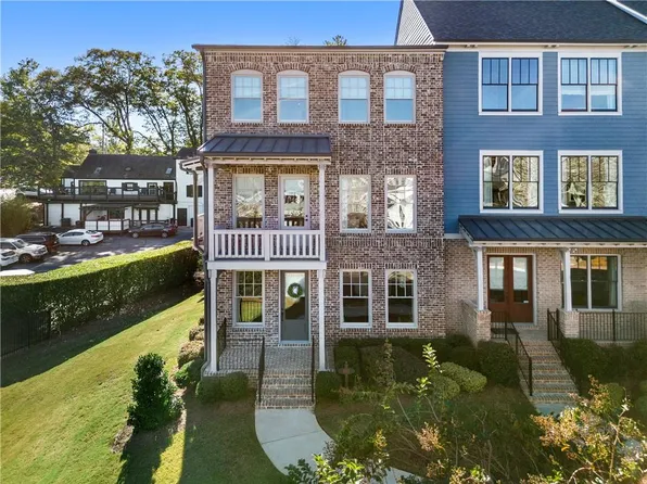 605 Maplewood Dr, Roswell, GA 30075