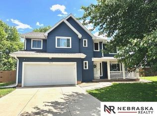 7813 Crabapple Ct, La Vista, NE 68128