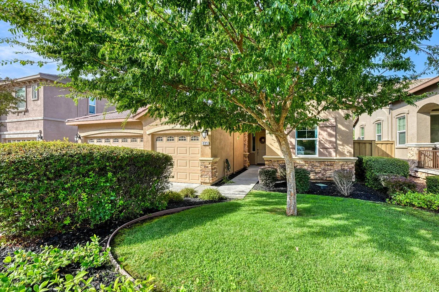 805 Hildebrand Cir photo 1