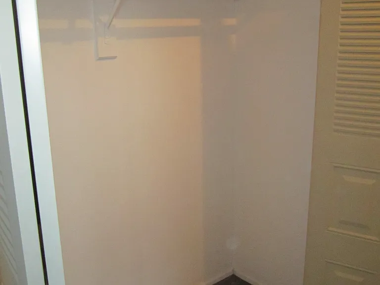 92 Versailles Ct — Photo 19
