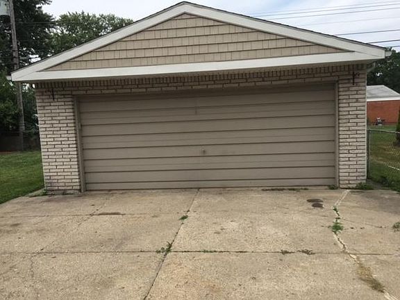 3rd image of 27859 Osmun Ave