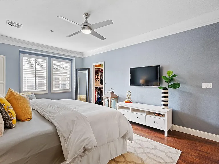 325 Casselino Dr — Photo 11