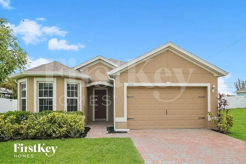 3 bed, 2.0 bath, 1747 sqft, $2,225 — Photo 1