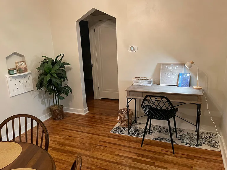 422 E 16th Ave — Photo 3