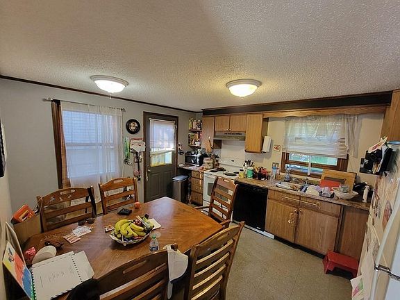 4th image of 18 Astor St #20