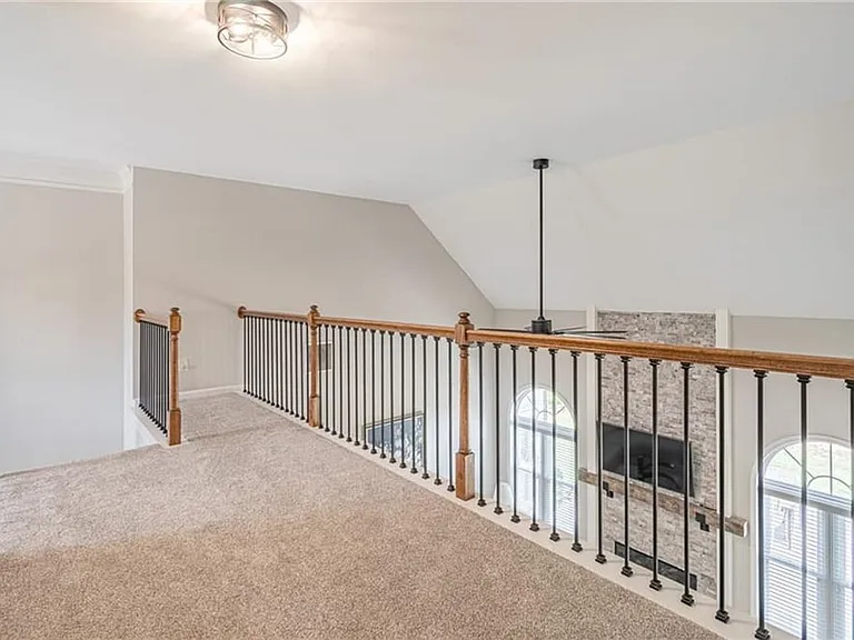 3913 Lost Oak Dr — Photo 14