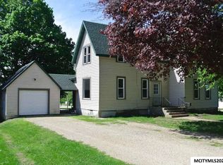 142 W Main St, Osage, IA 50461