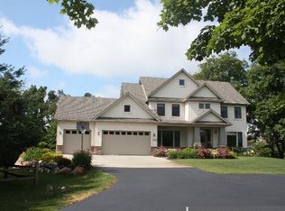 7020 Halstead Dr, Mound, MN 55364