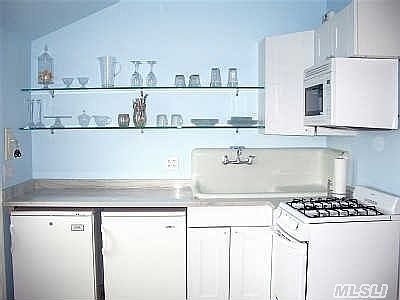 3rd image of 49 Lynn Ave