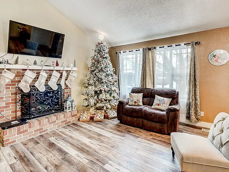 504 S Laredo Cir #1 — Photo 25