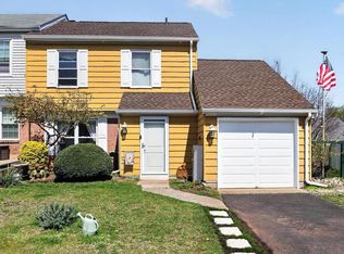 6670 Mayflower Dr, Bensalem, PA 19020