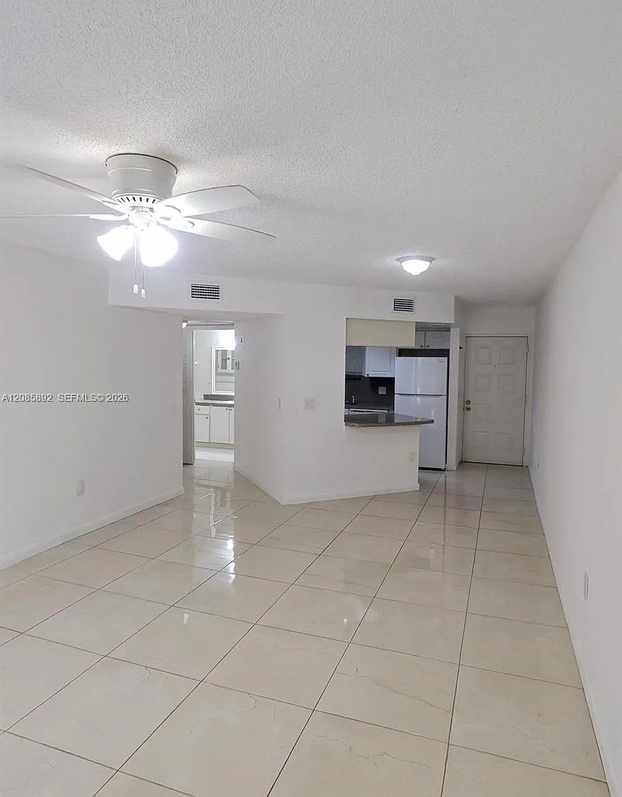 Las Vistas At Doral Condo — Photo 3