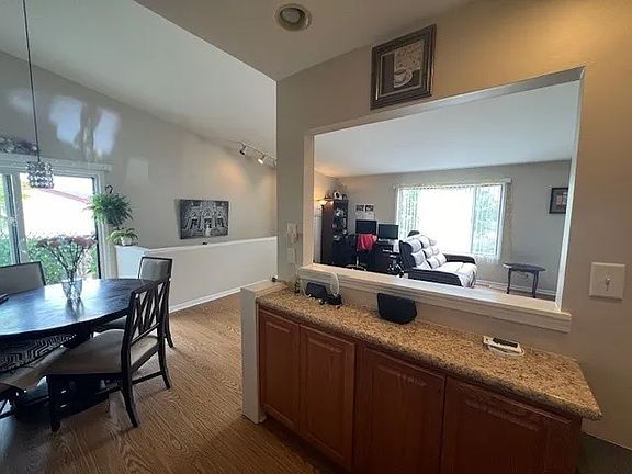 3rd image of 356 Washington Ct