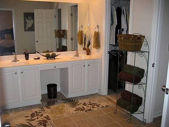 Master bath suite