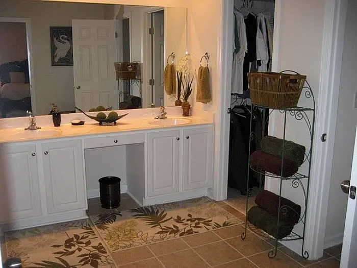 Master bath suite