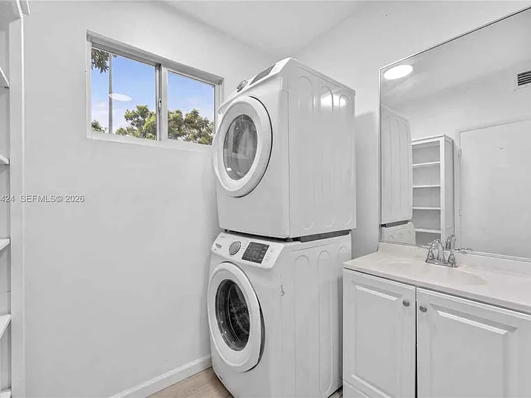 3131 NW 60th St — Photo 5
