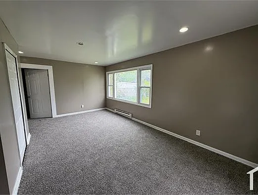 3 bed, 1106 sqft, $1,575 — Photo 3