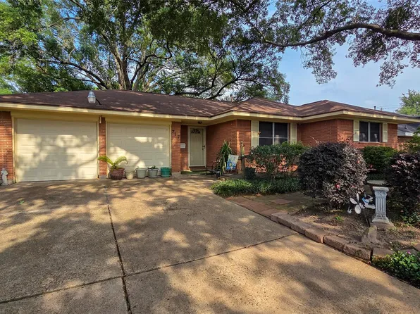 717 Mark St, Deer Park, TX 77536