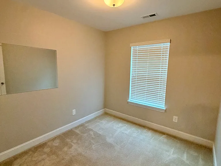 102 Harvest Oaks Ln — Photo 16