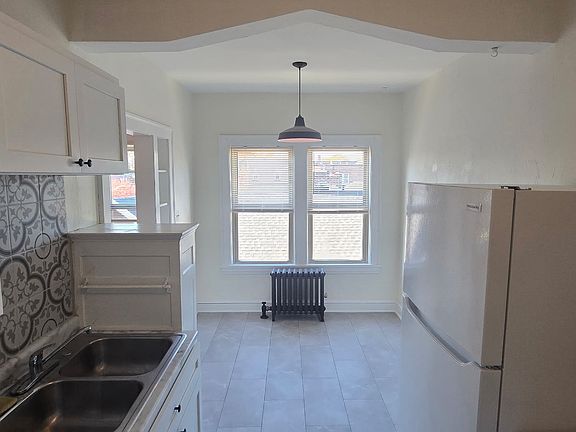 4th image of 12206 Clifton Blvd #44