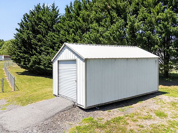 5th image of 1387 Ivanhoe Rd