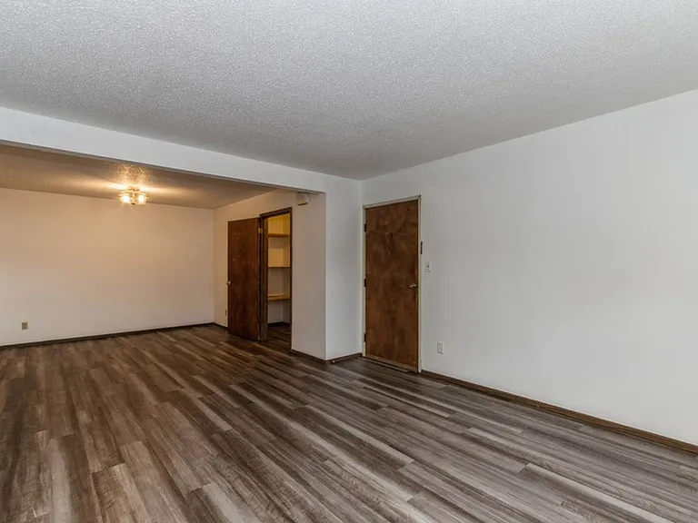 307 N Corn Street — Photo 13