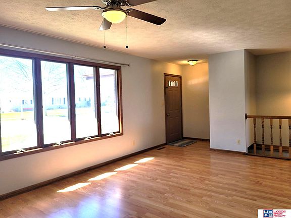 3rd image of 448 E Pinewood Ave