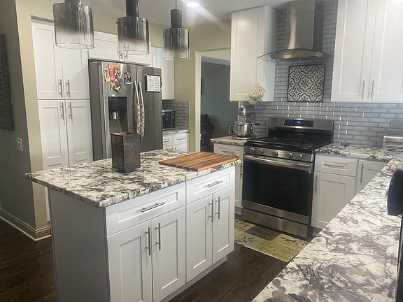 Beautiful new Kitchen with new appliances.