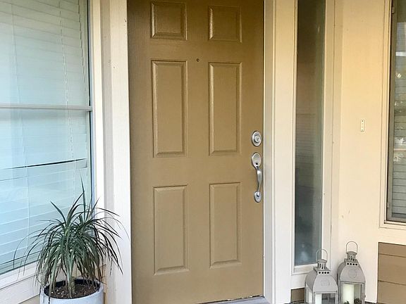 3rd image of 16035 NE 94th Way