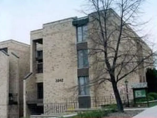 3942 N Oakland Ave Unit 332, Shorewood, WI 53211