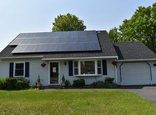 3 Michelle Ln, Schenectady, NY 12309