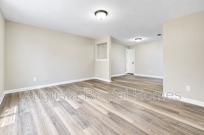 2 bed, 1.0 bath, 1012 sqft, $995 — Photo 3