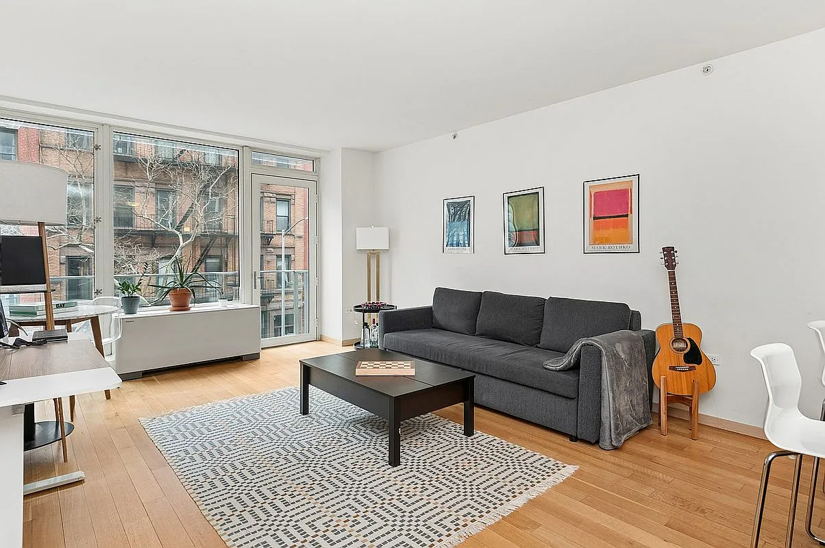 311 E 11th St APT 3D photo 1
