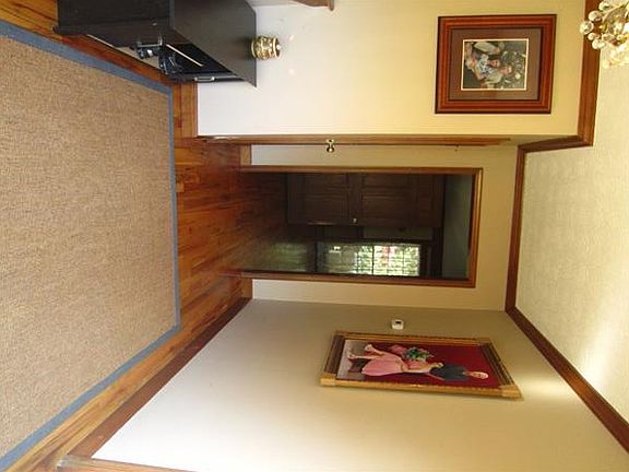 3rd image of 1095 Sweetwater Cir
