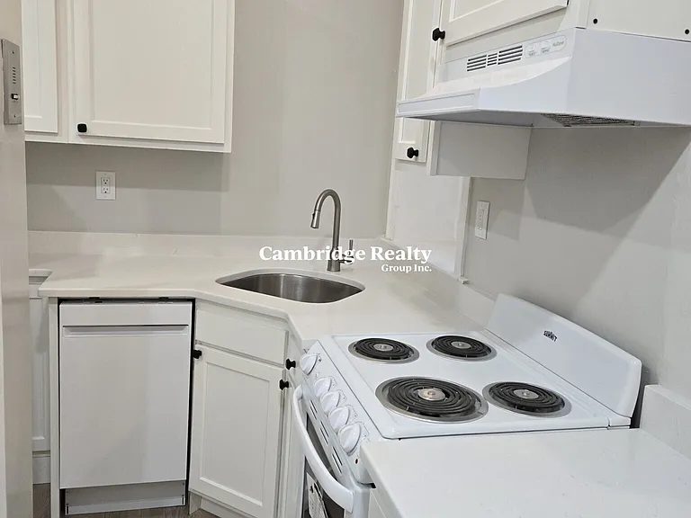 1193 Commonwealth Ave #5T — Photo 15
