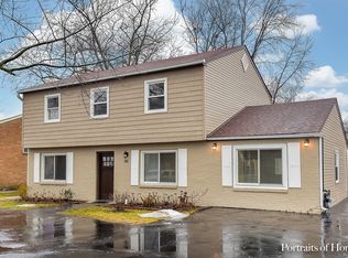 141 S Pinecrest Rd, Bolingbrook, IL 60440