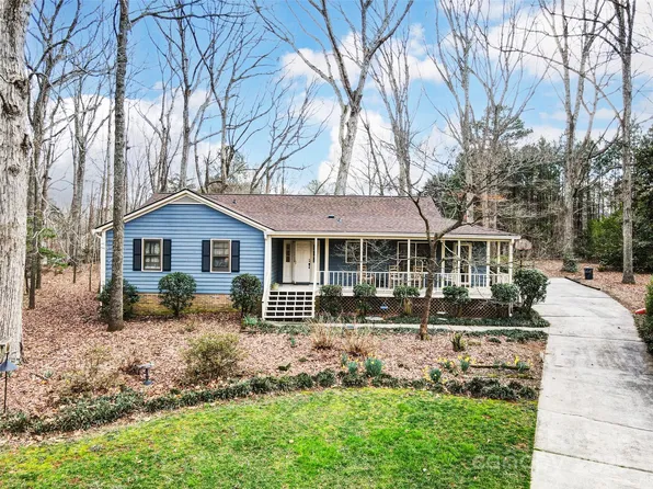 2400 Whirlaway Ct, Matthews, NC 28105