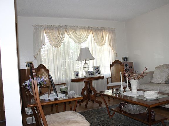 4th image of 5807 Blossom Ave