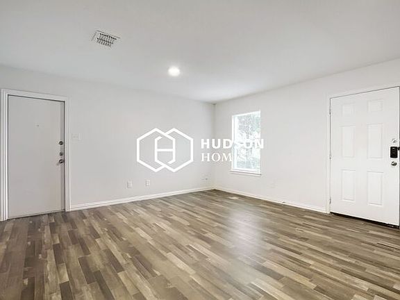 4th image of 1611 Bryan Ave Unit B