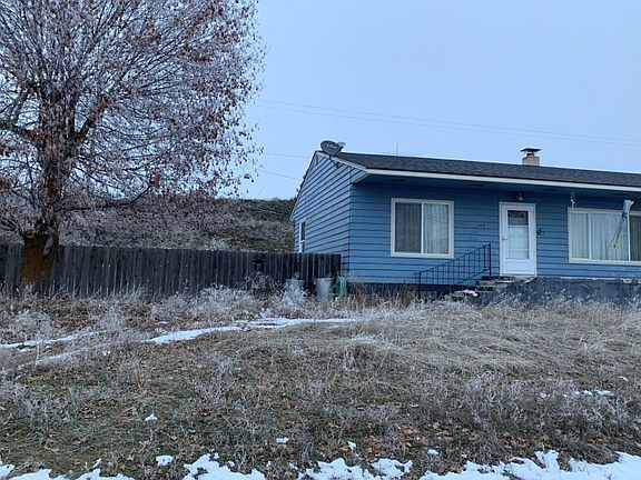 3rd image of 105 NW Cliff Ave