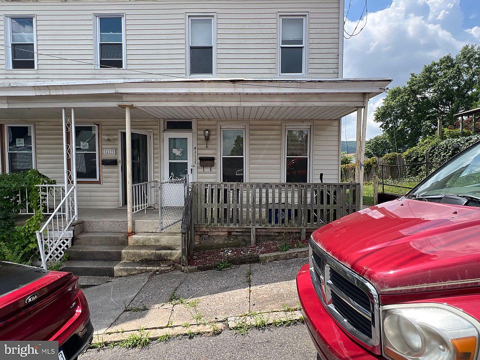 2nd image of 411 Main St