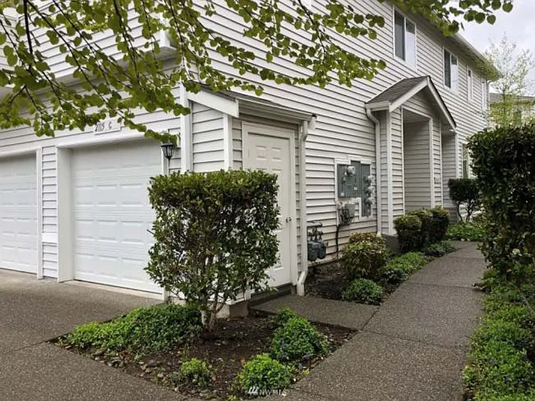 2115 Bobs Hollow Ln — Photo 24