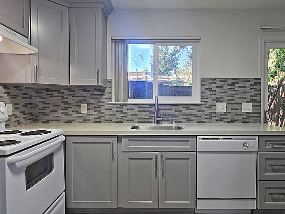 4th image of 2148 Bella Casa St