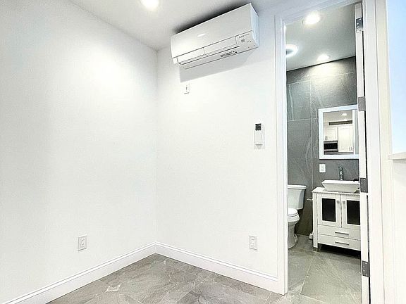 5th image of 1736 E 4th St #1L